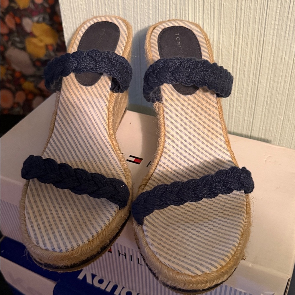 Tommy Hilfiger Navy and Tan Braided Sandals - Picture 5 of 6